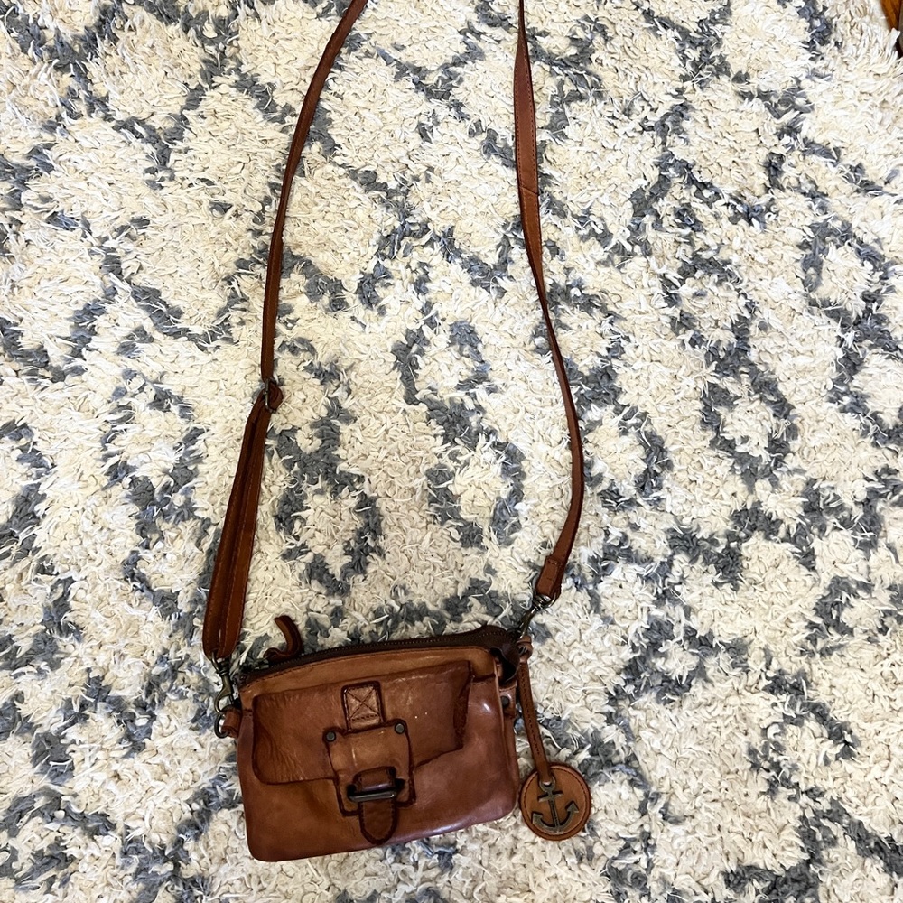 Harbor Genuine Leather crossbody wallet